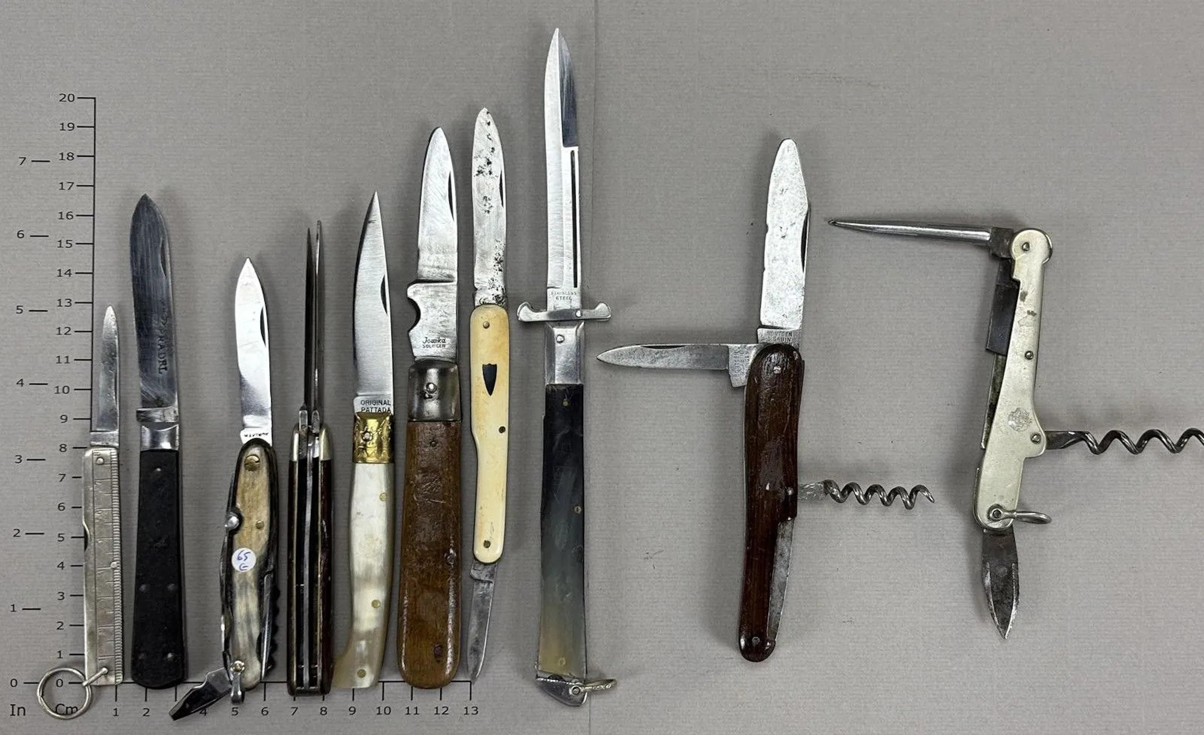 Set of antique knives or pocket knives—see photos for dimensions and condition