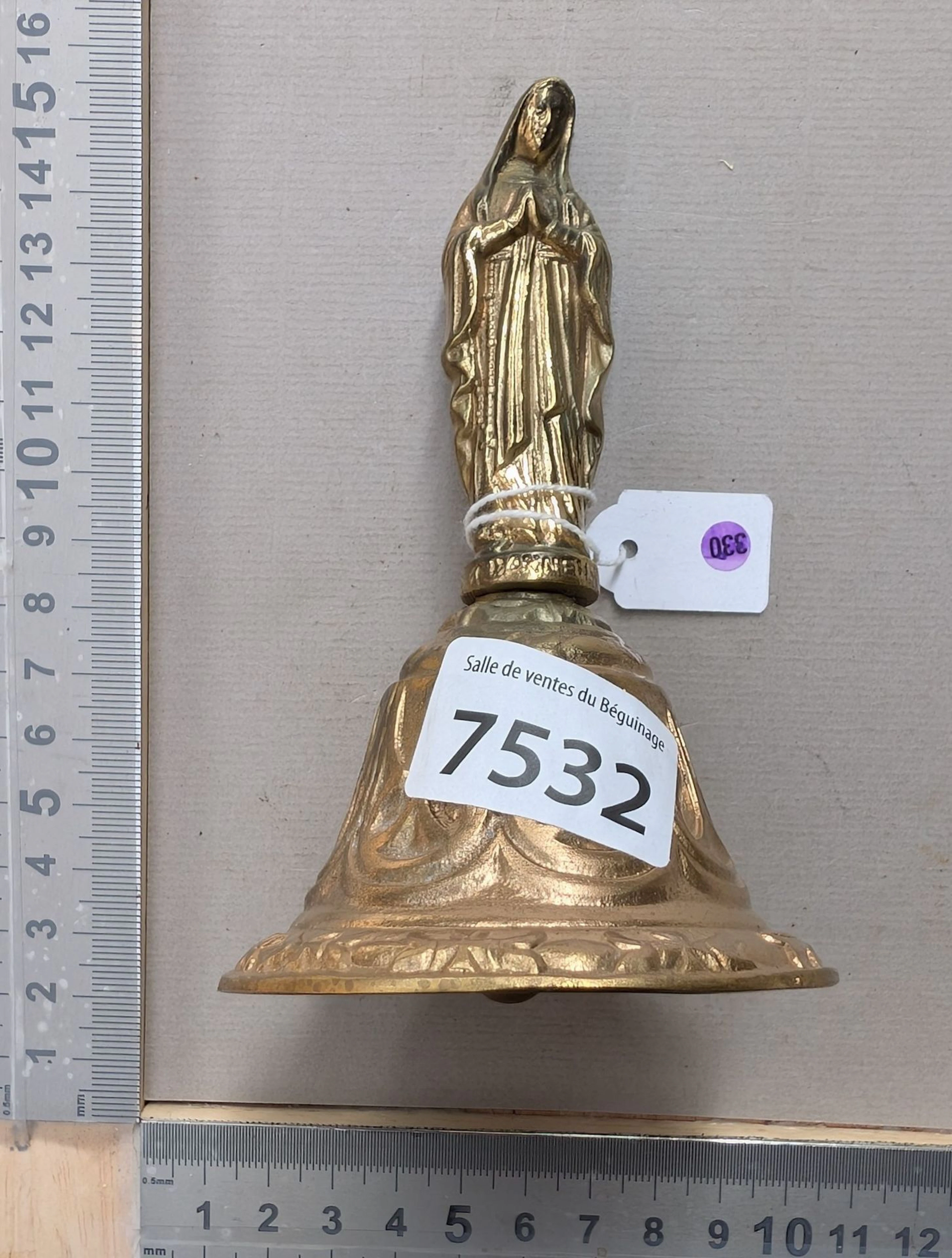 1 pretty little bronze bell—see photos for dimensions and condition