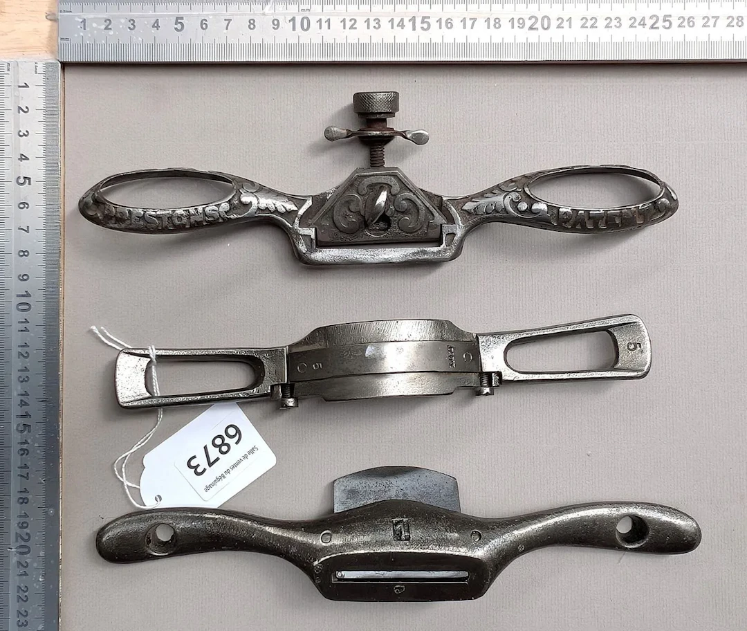 3 small metal planes—see photos for dimensions and condition
