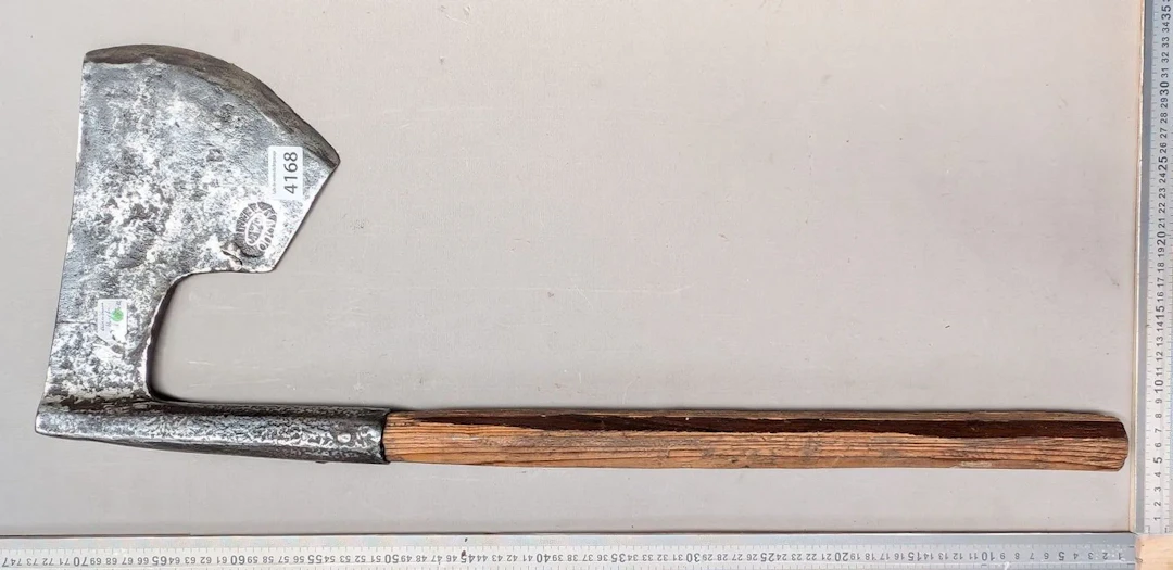 Antique stamped axe - See photos for dimensions and condition