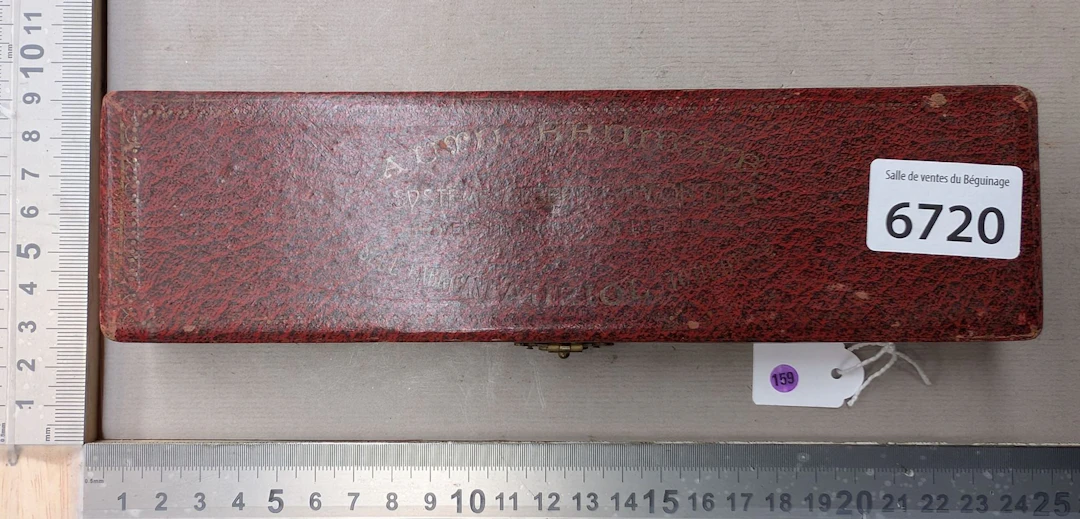 1 antique sewing tool—see photos for dimensions and condition