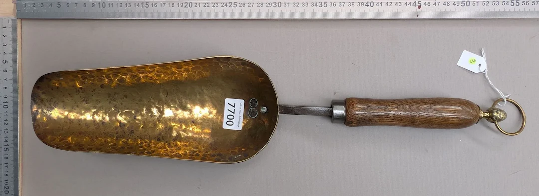1 forged bronze shovel—see photos for dimensions and condition