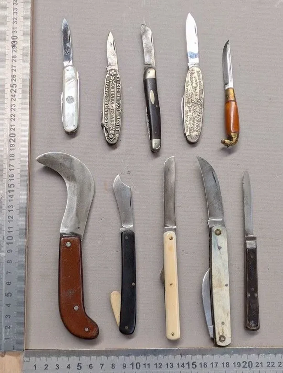 Set of antique knives or pocket knives—see photos for dimensions and condition