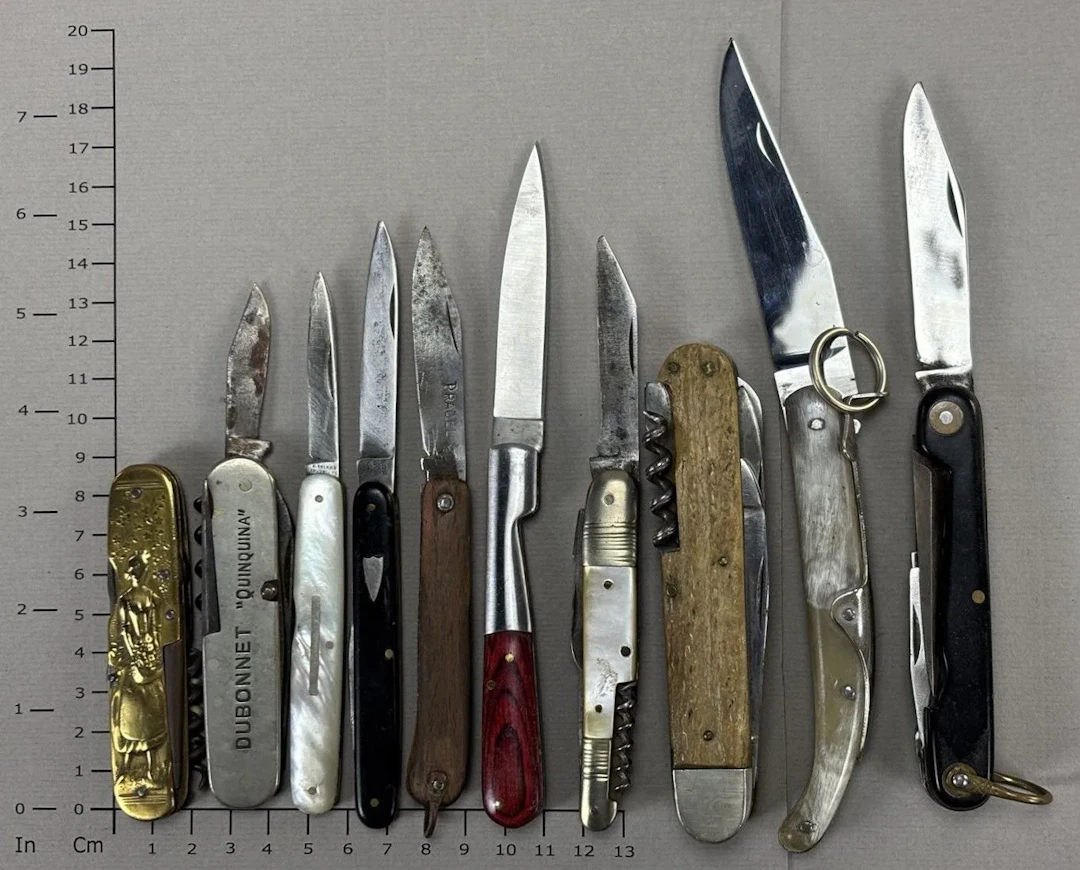 Set of antique knives or pocket knives—see photos for dimensions and condition