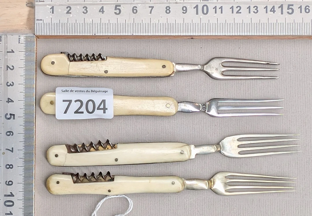 4 folding forks with corkscrew - See photos for dimensions and condition