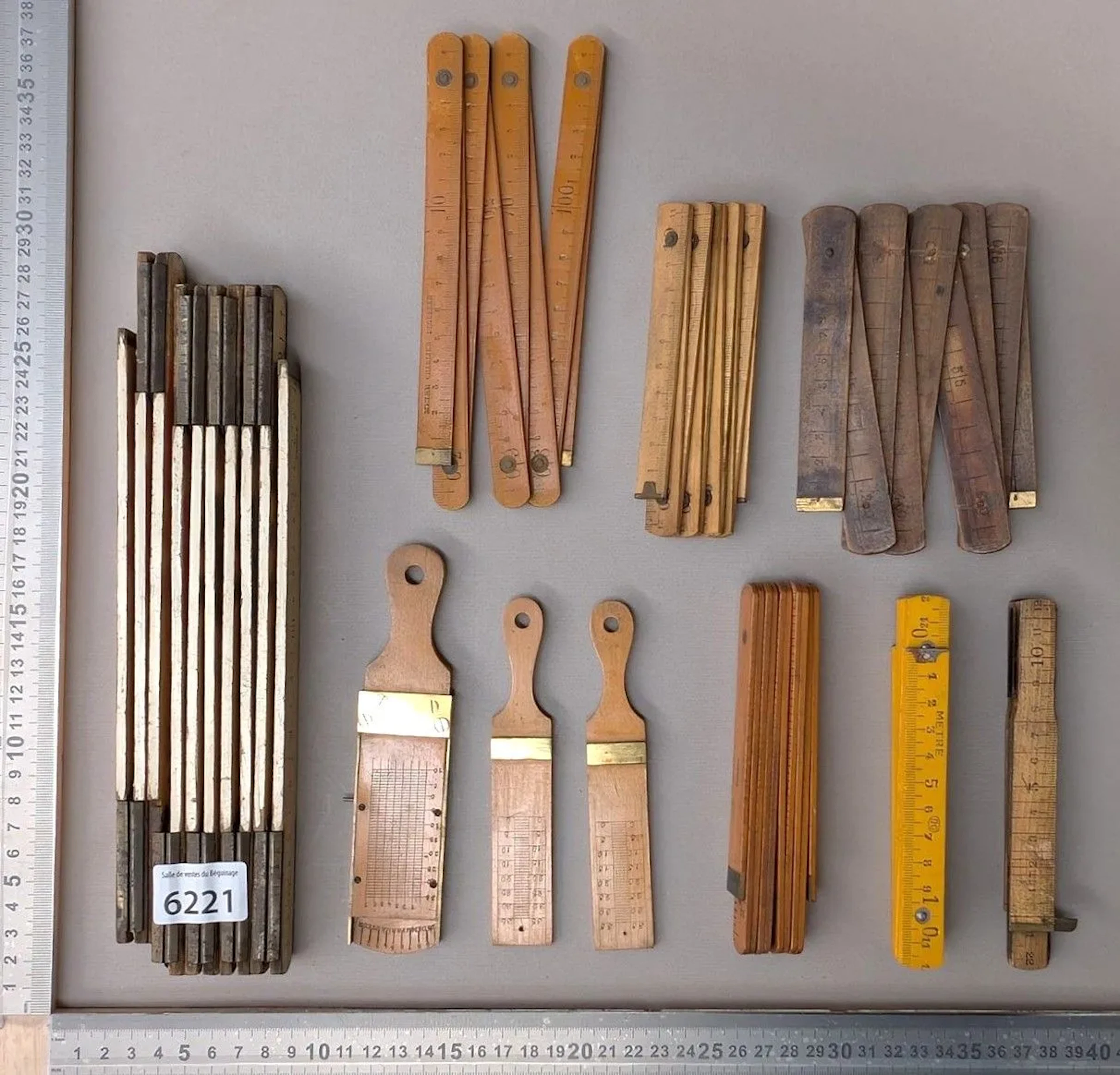 10 items - See photos for dimensions and condition