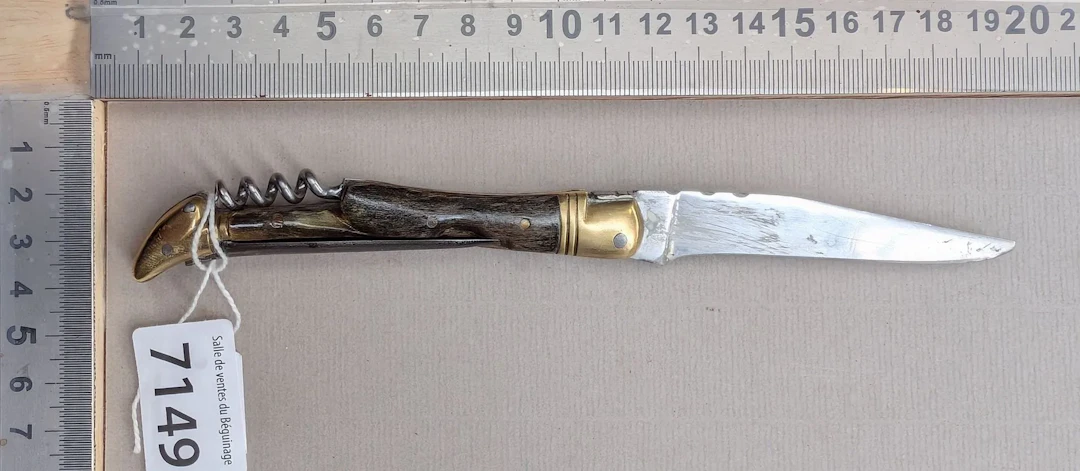 Vintage LAGUIOLE pocket knife—see photos for dimensions and condition