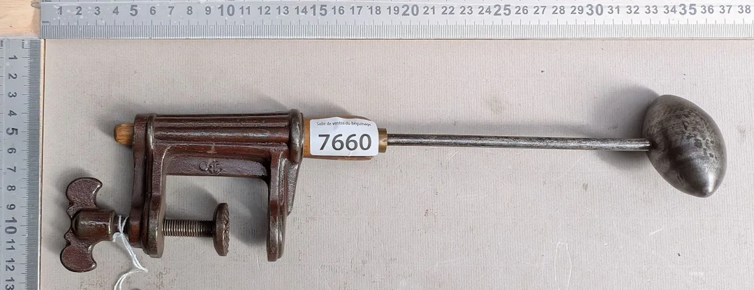 Antique hat iron—see photos for dimensions and condition