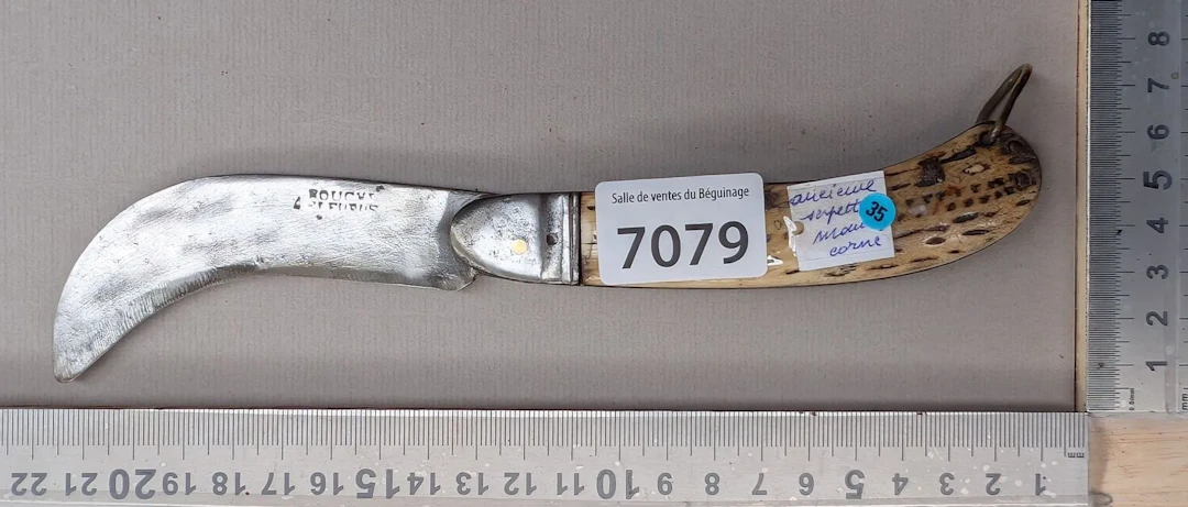 Antique pruning knife with a horn handle (folding) - See photos for