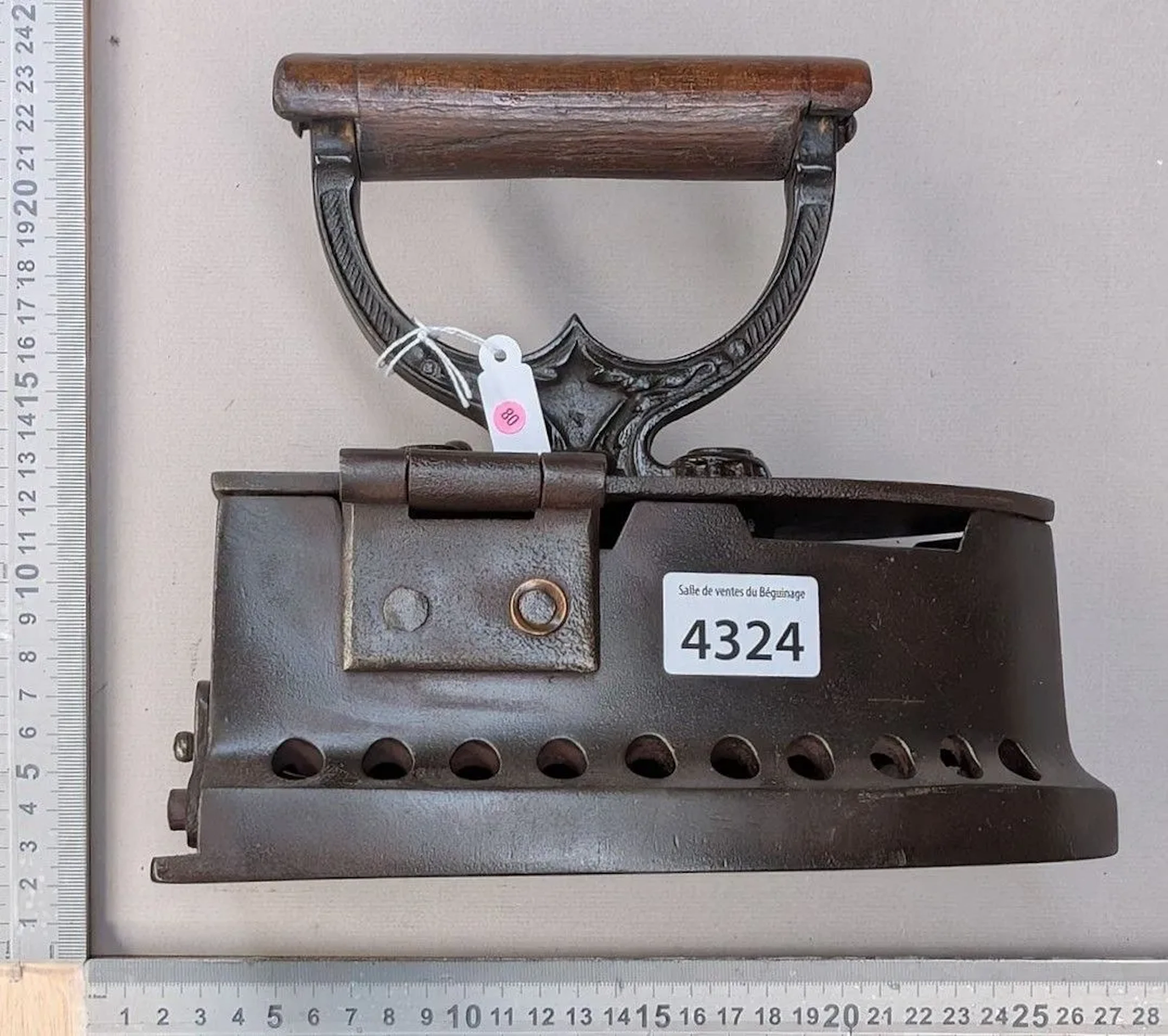 Antique iron - See photos for dimensions and condition