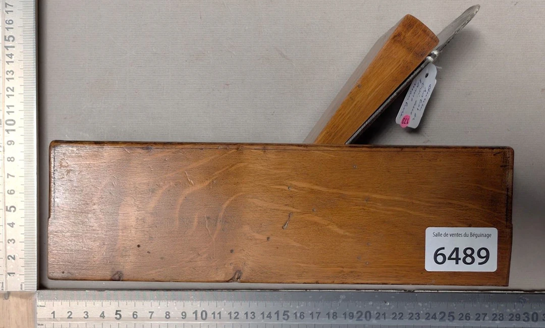 1 antique plane—see photos for dimensions and condition