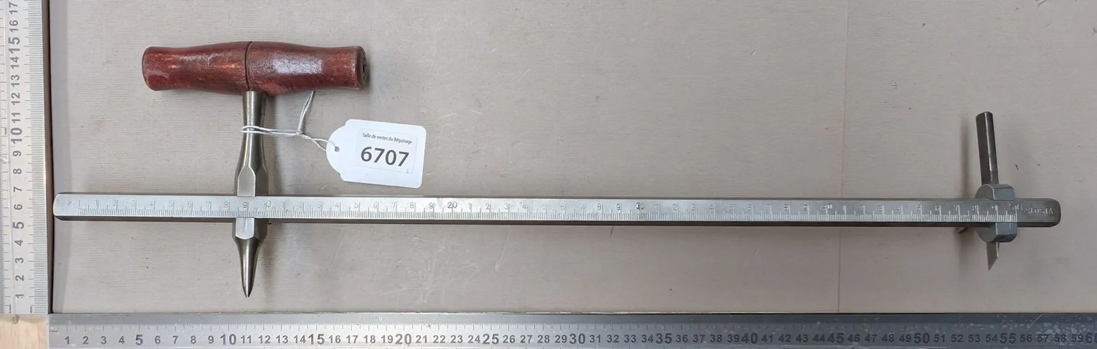 1 leatherworking compass with a washer—see photos for dimensions and condition