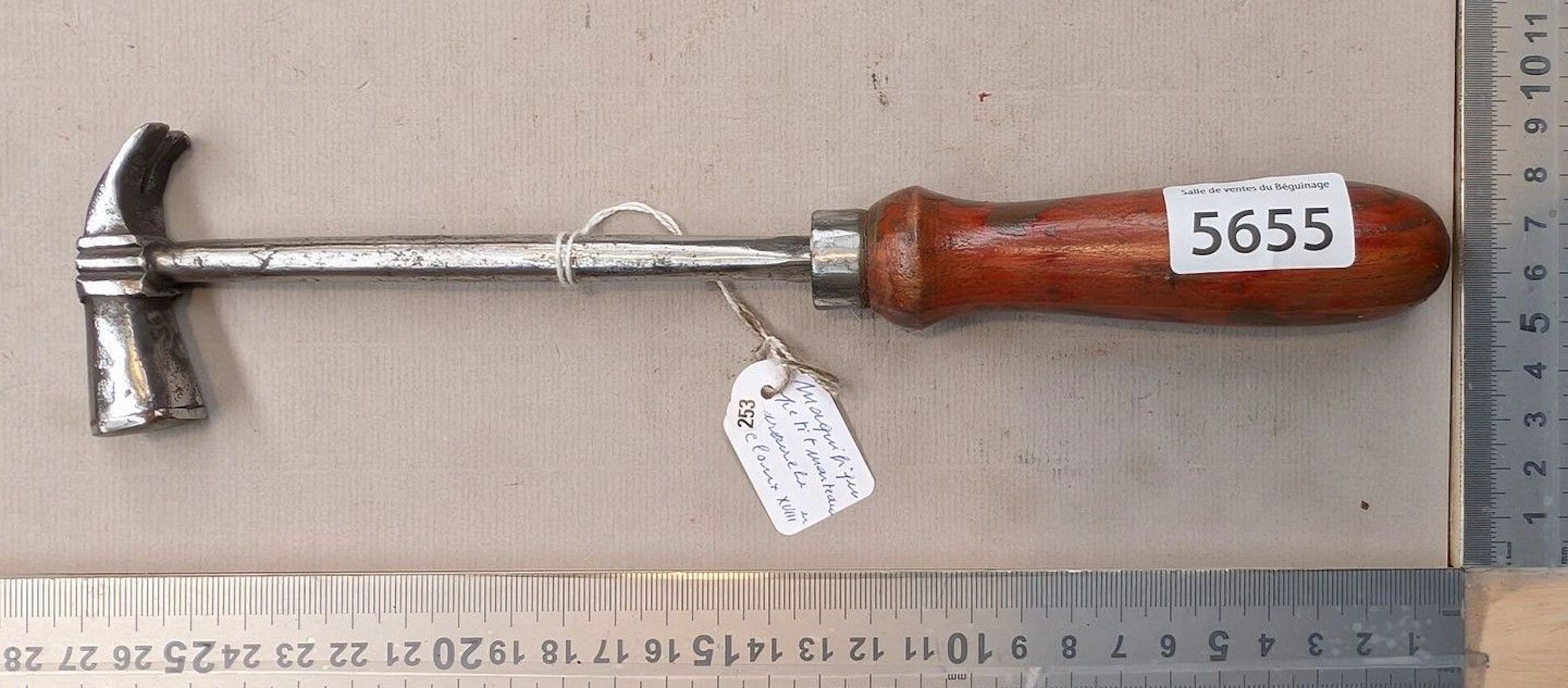 Beautiful small nail-pulling hammer, 18th century—see photos for dimensions
