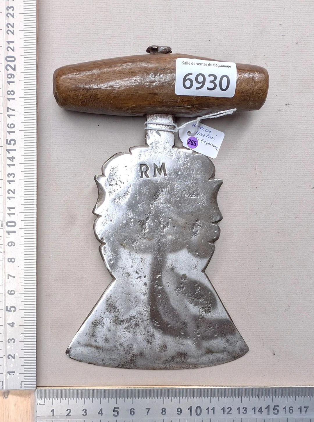 1 vintage R.M. vegetable chopper—see photos for dimensions and condition
