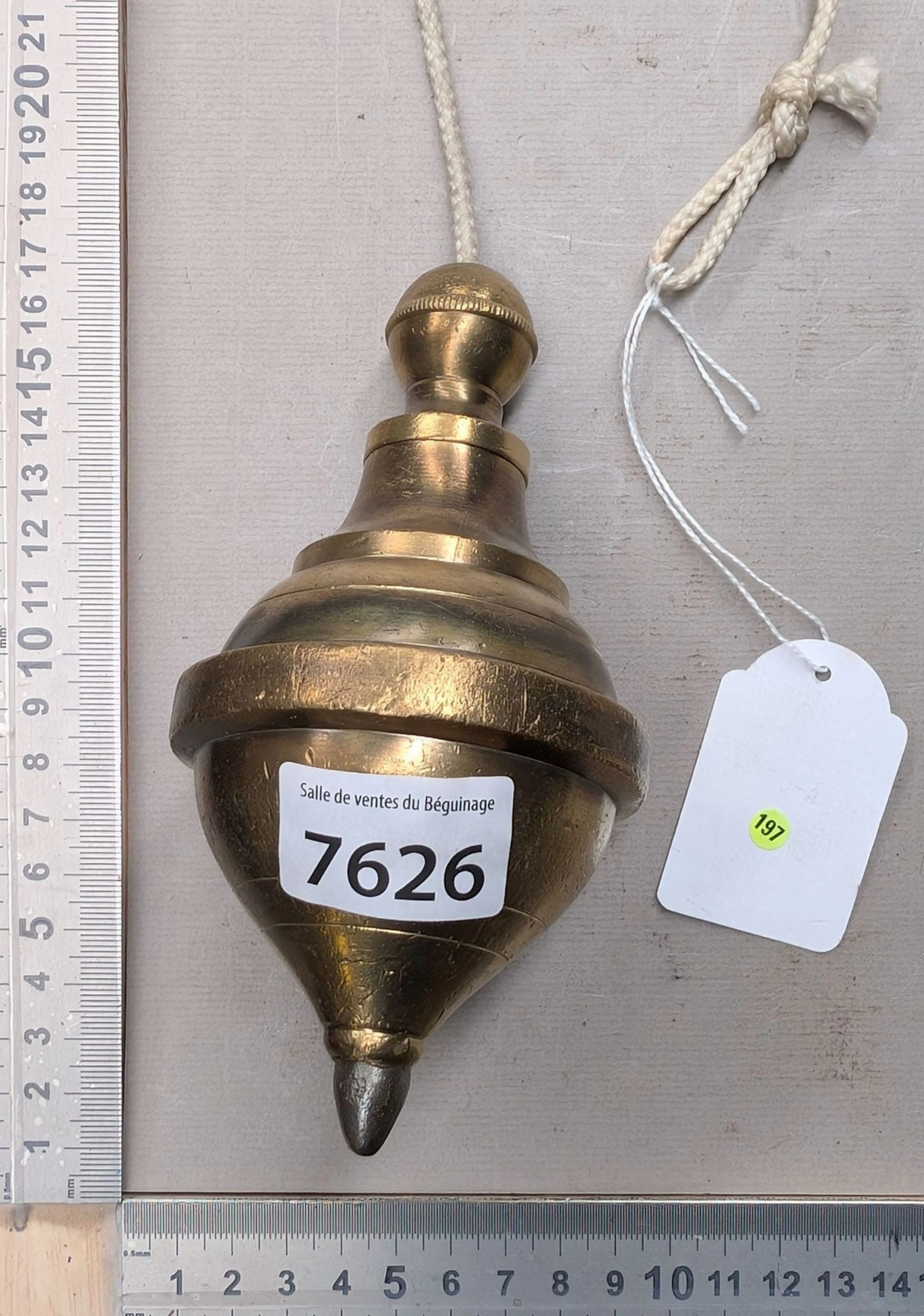 Vintage 2kg150 copper plumb bob, in excellent condition—see photos