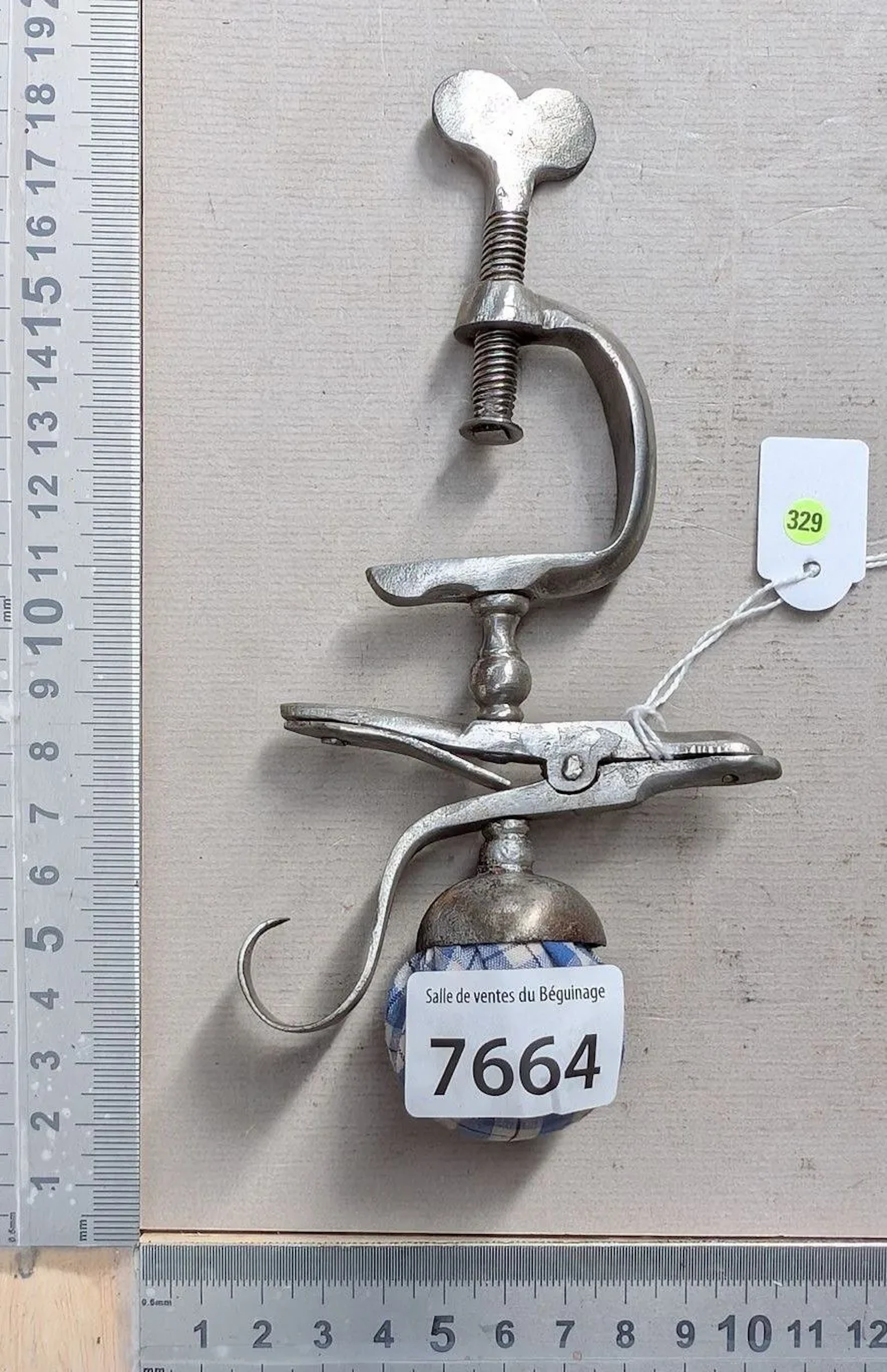 1 forged brass-steel needle holder - See photos for dimensions and condition