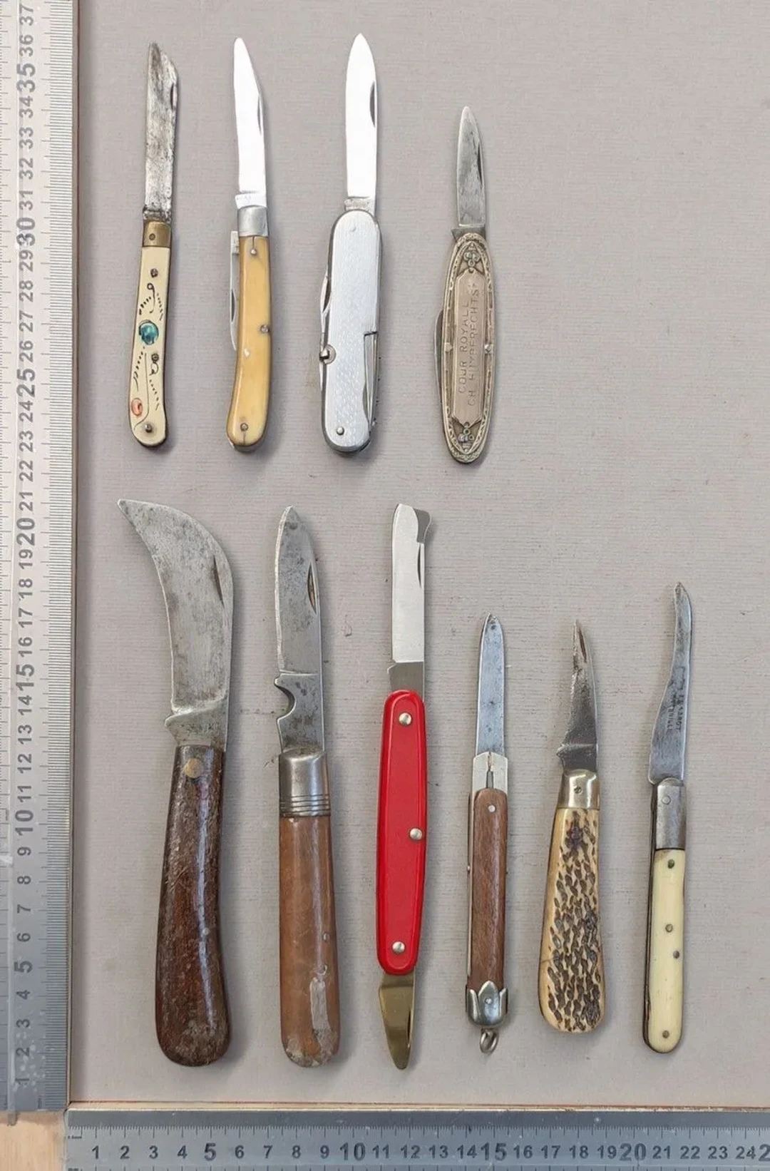 Set of antique knives or pocket knives—see photos for dimensions and condition