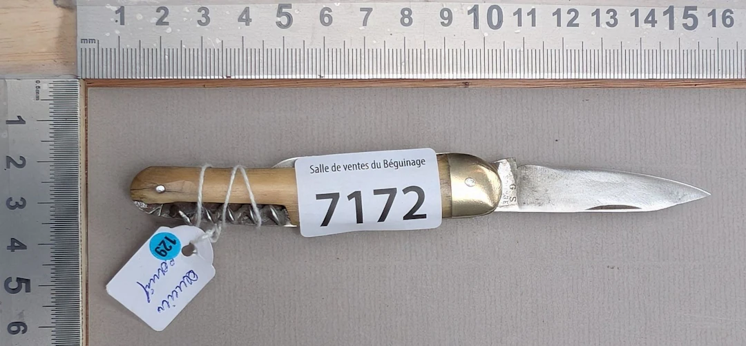 Antique pocket knife with 2 blades—see photos for dimensions and condition