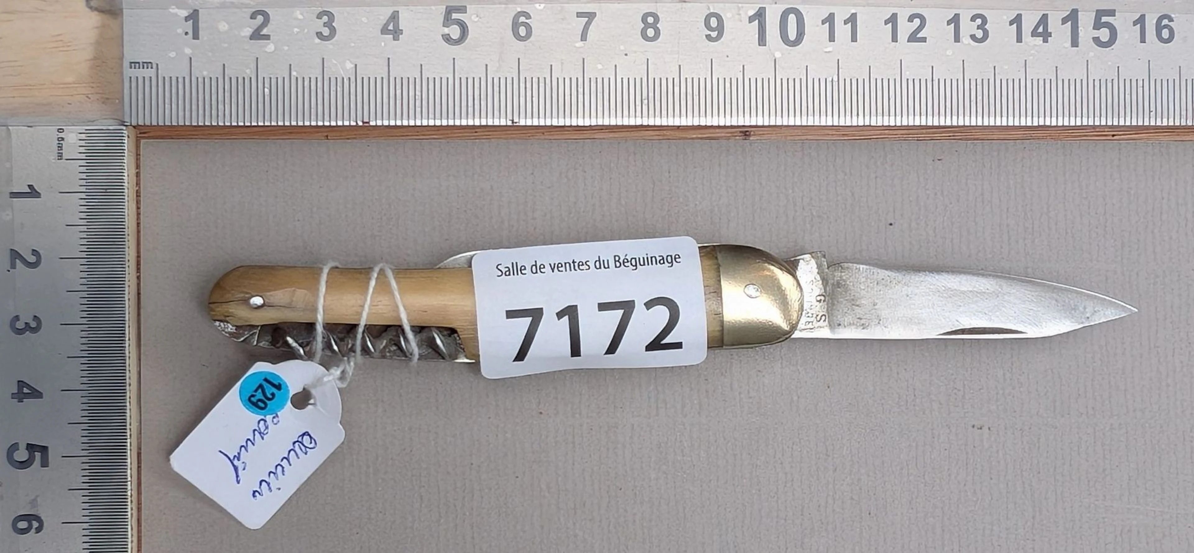 Antique pocket knife with 2 blades—see photos for dimensions and condition