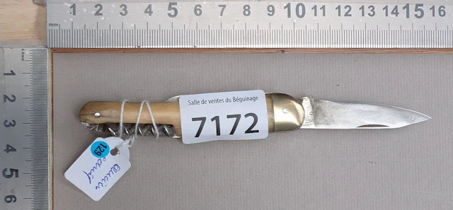 Antique pocket knife with 2 blades—see photos for dimensions and condition