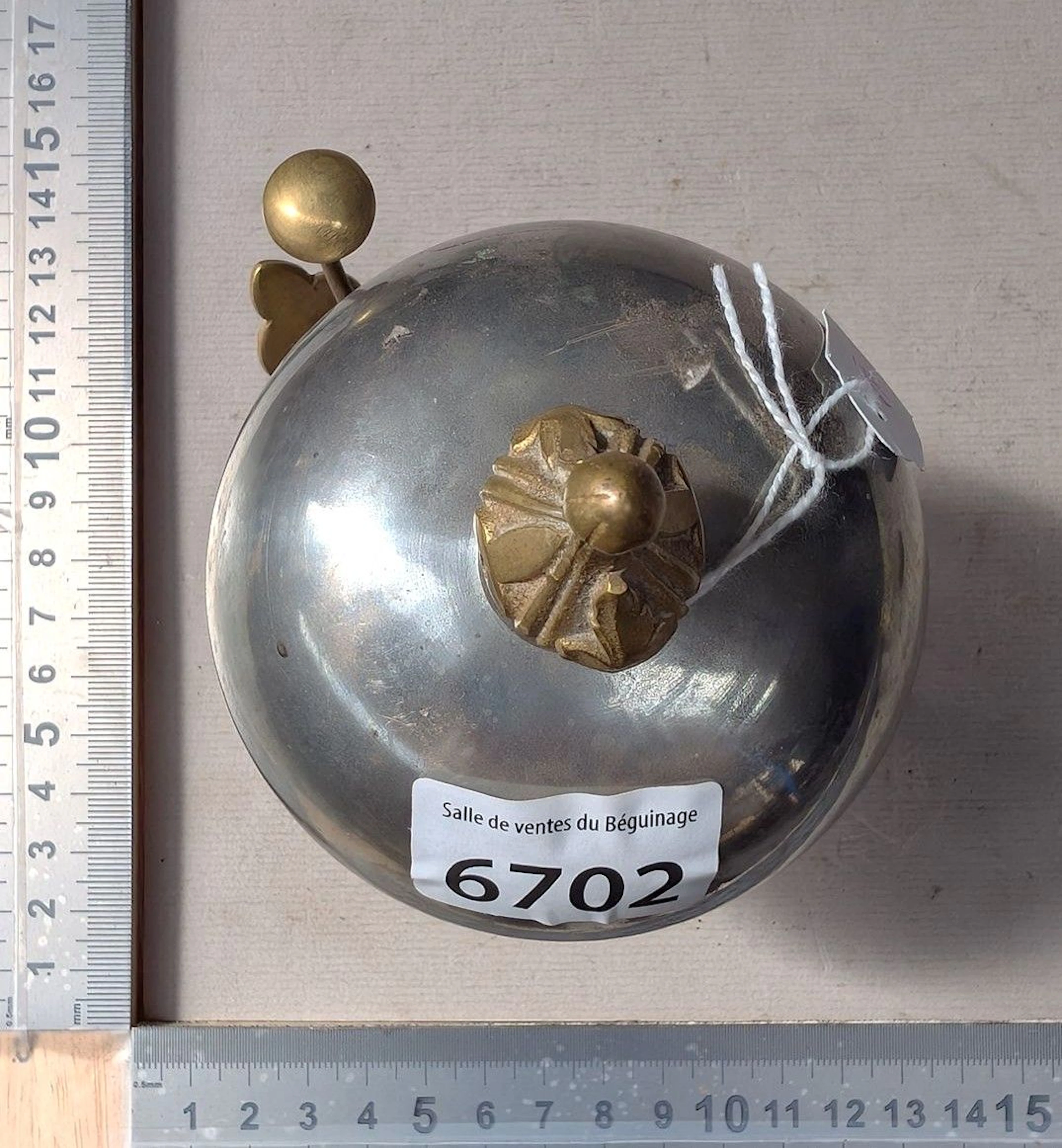 1 bronze counter bell—see photos for dimensions and condition