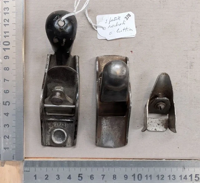 3 small luthier's planes—see photos for dimensions and condition