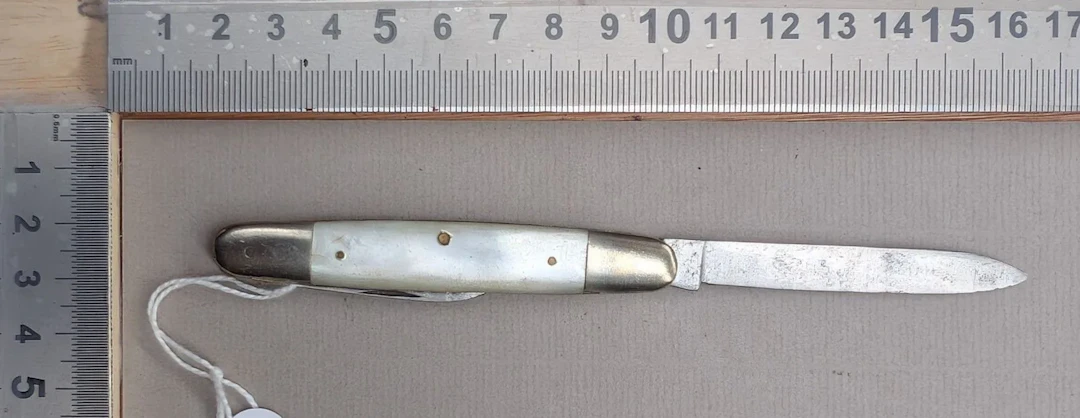 Antique 2-blade pocket knife - See photos for dimensions and condition