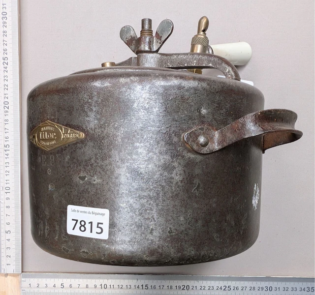 Vintage pressure cooker—see photos for dimensions and condition