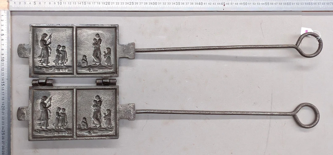 Vintage waffle and wafer maker—see photos for dimensions and condition