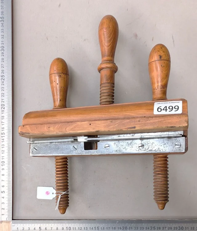 1 antique Bouvet - See photos for dimensions and condition