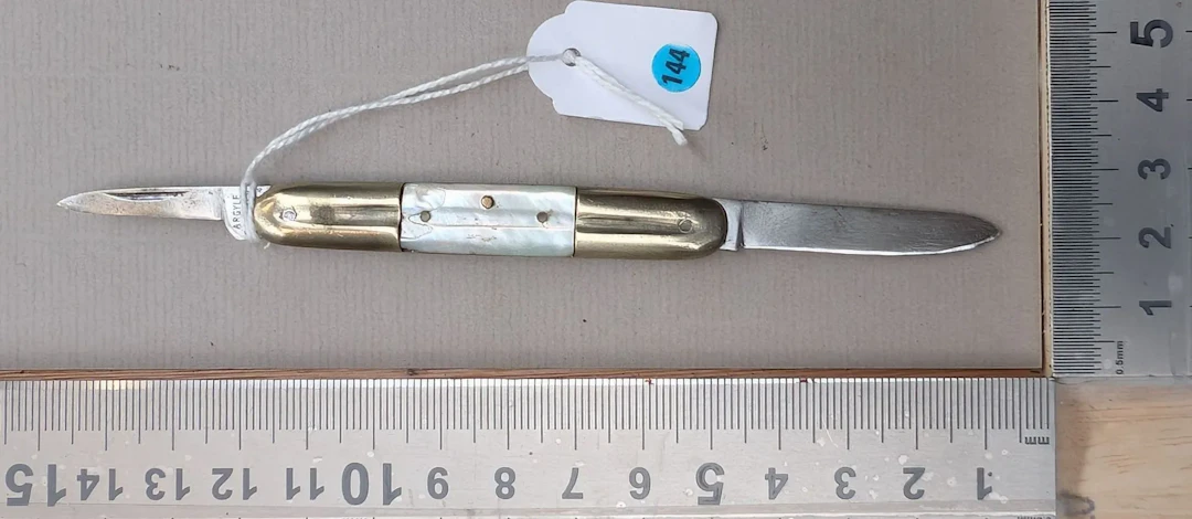 Antique 2-blade pocket knife - See photos for dimensions and condition