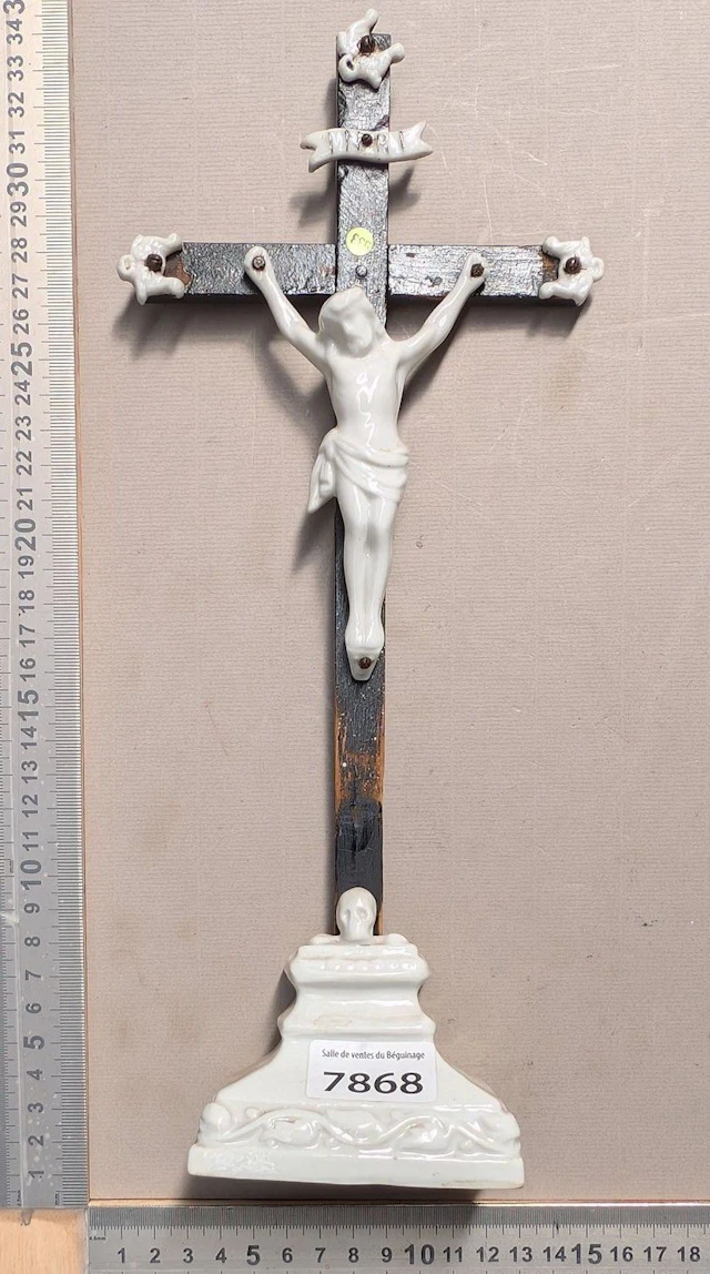 Antique wooden cross-on-cross - See photos for dimensions and condition