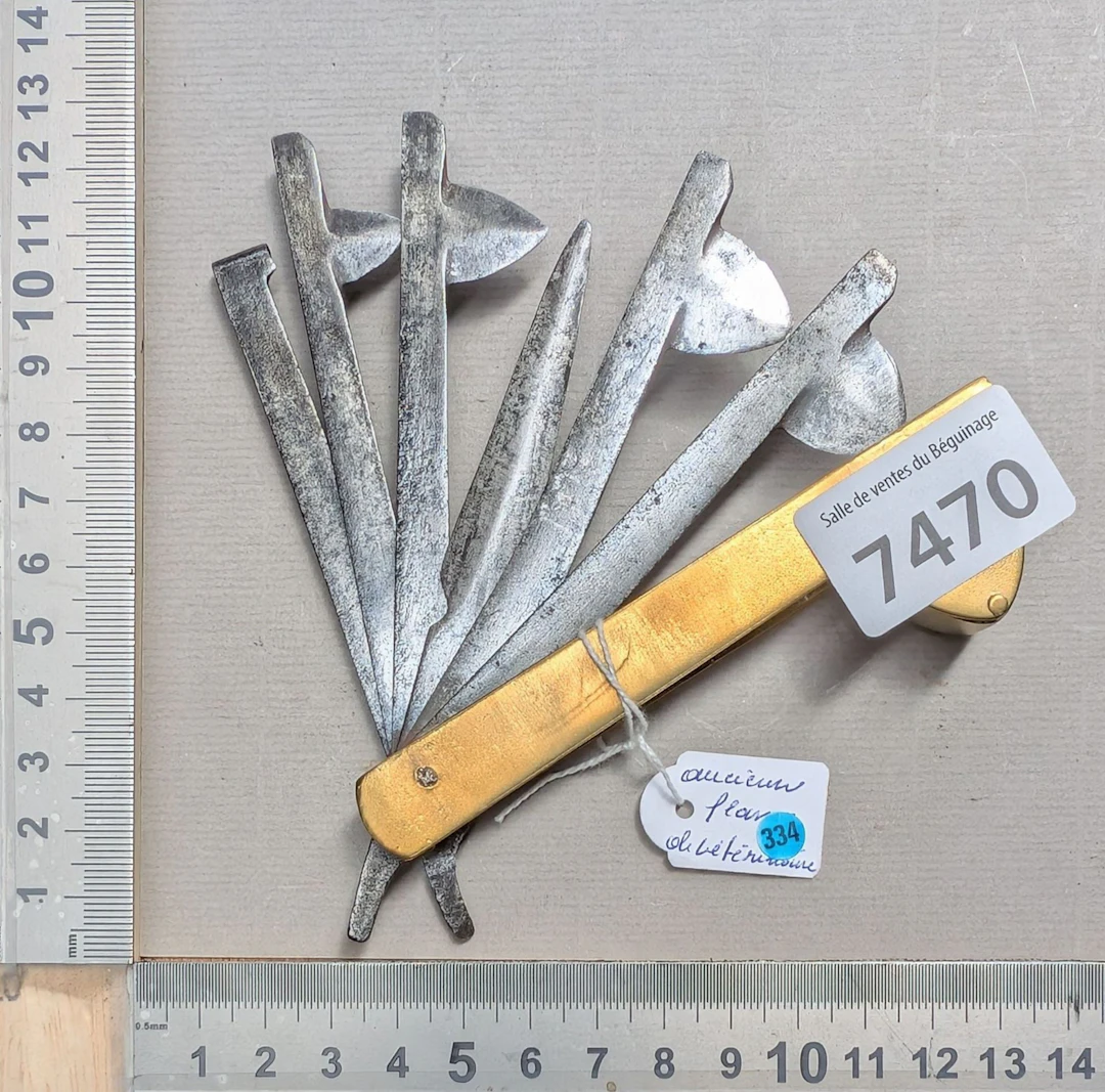 1 veterinary burner, 6 blades + brass - See photos for dimensions and condition