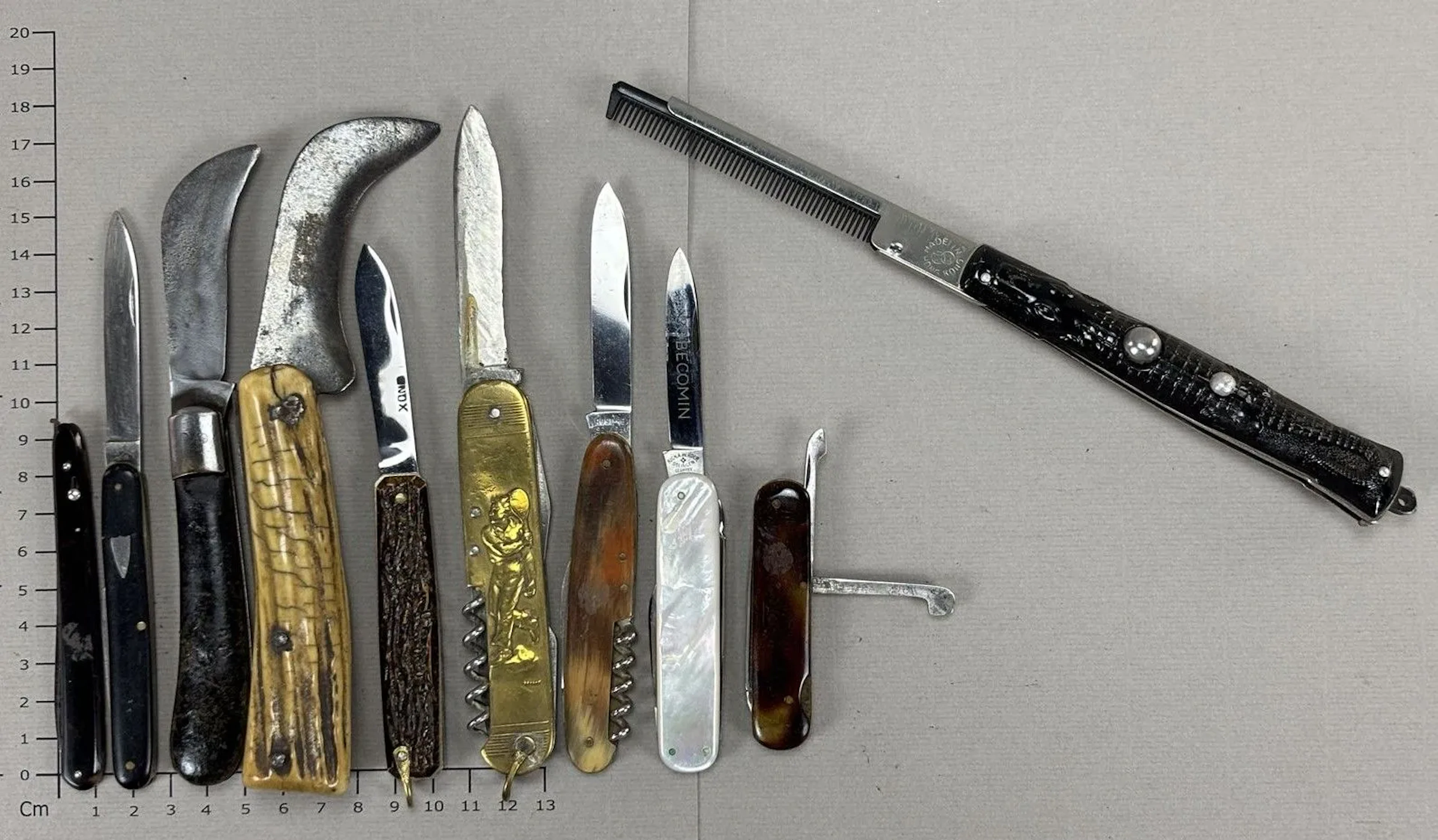 Set of antique knives or pocket knives—see photos for dimensions and condition