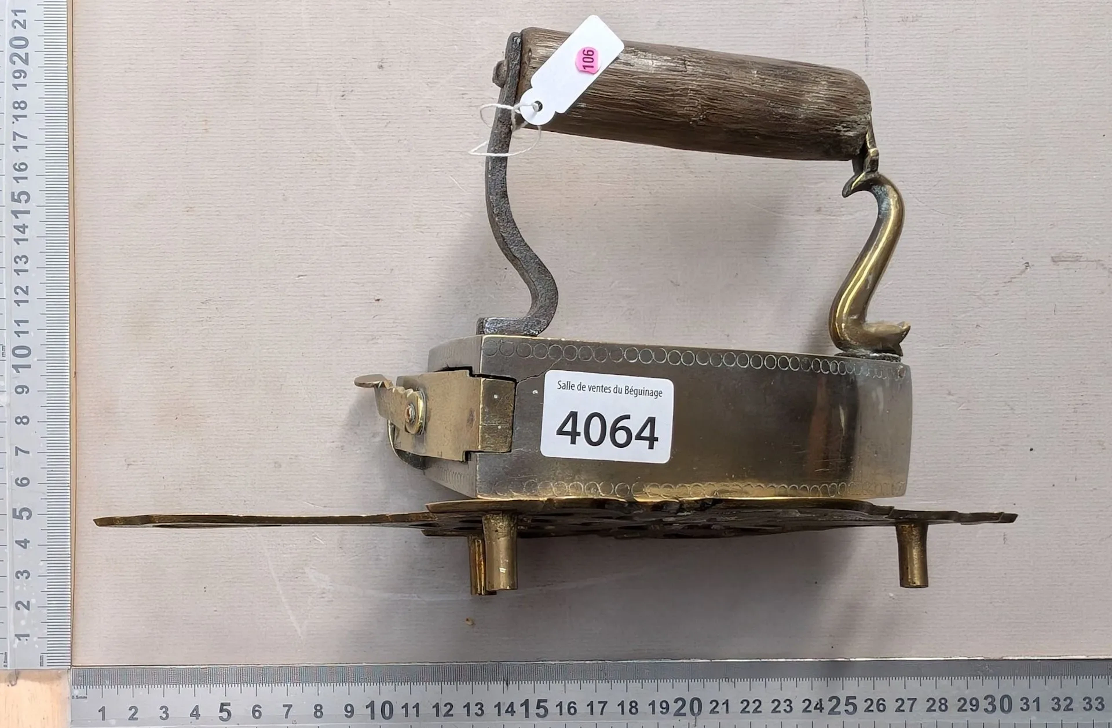 Vintage iron - See photos for dimensions and condition