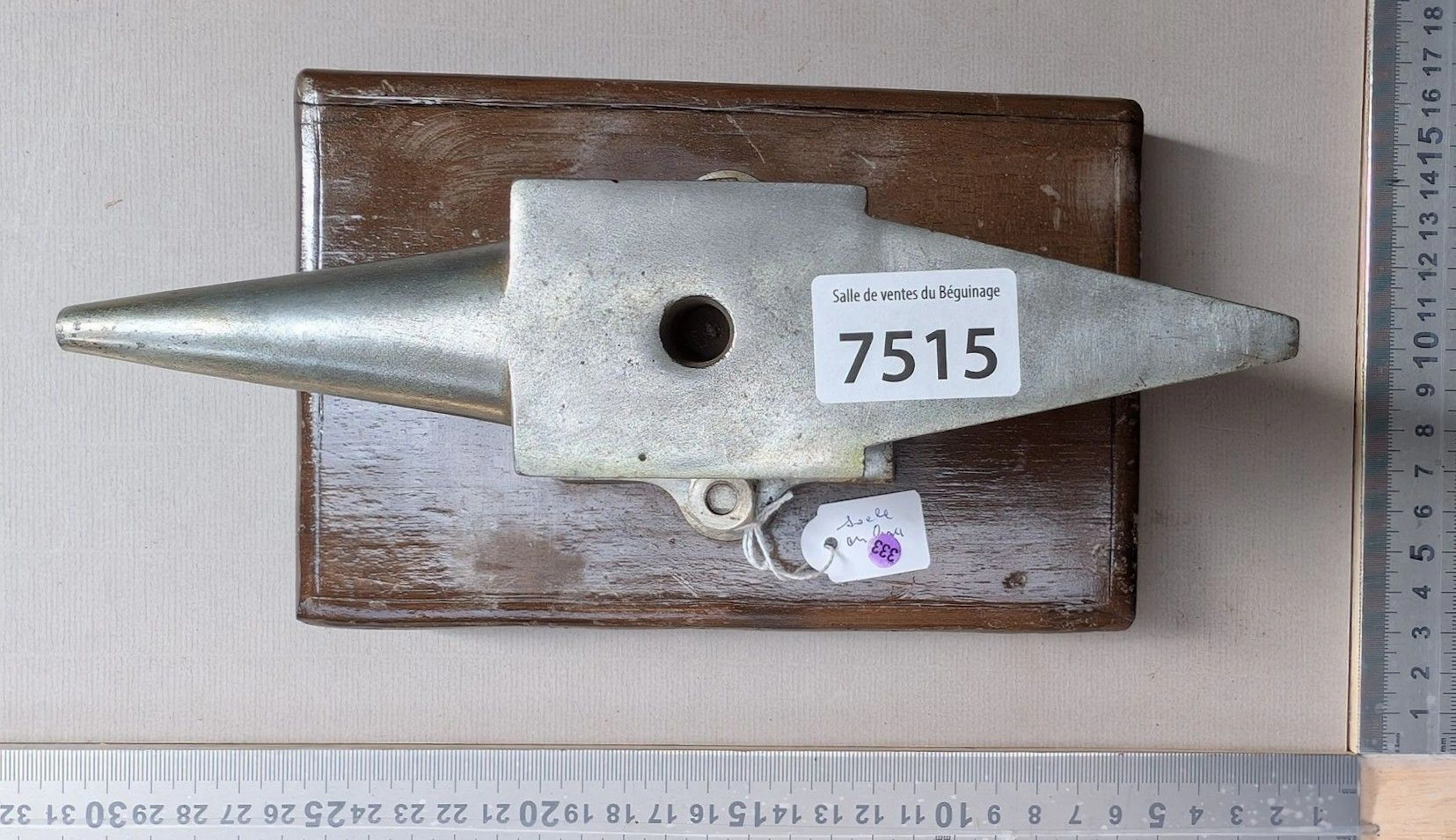 1 beautiful watchmaker's and jeweler's anvil, 2.100 kg, with an oak
