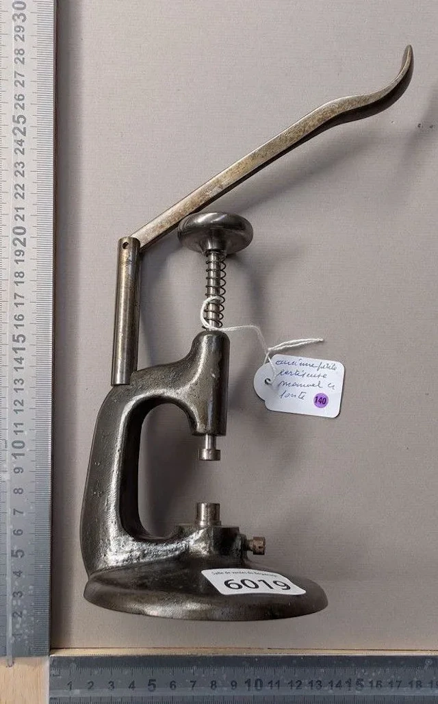 Vintage small manual cast-iron crimping tool—see photos for dimensions