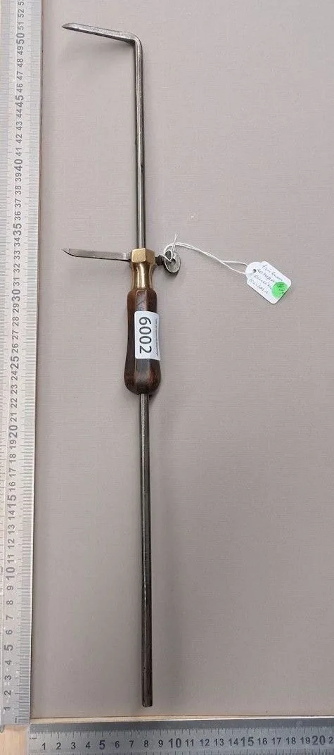 A very beautiful antique compass—see photos for dimensions and condition