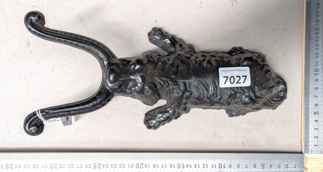 1 antique decorative dog-shaped boot - See photos for dimensions and condition