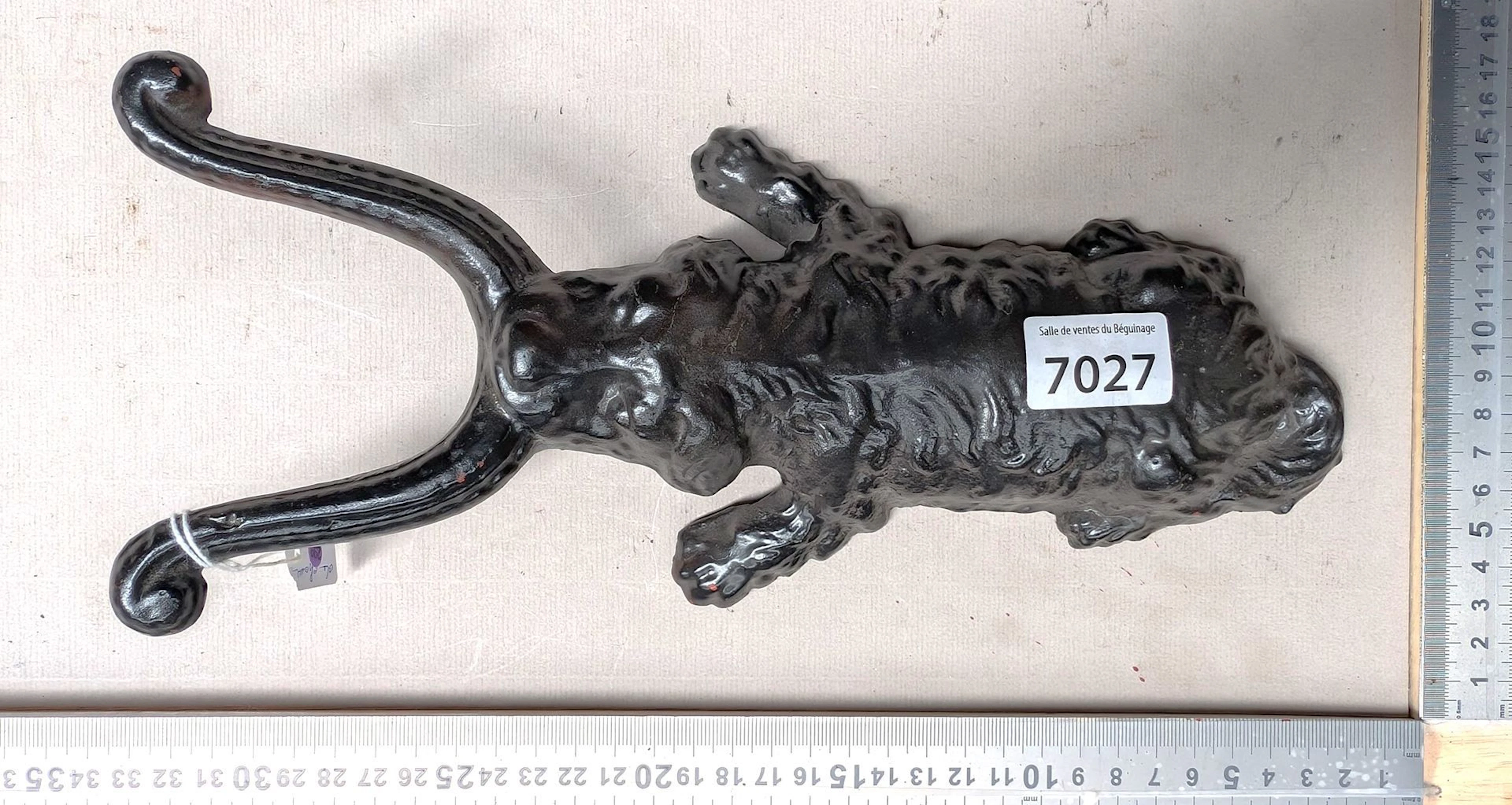 1 antique decorative dog-shaped boot - See photos for dimensions and condition