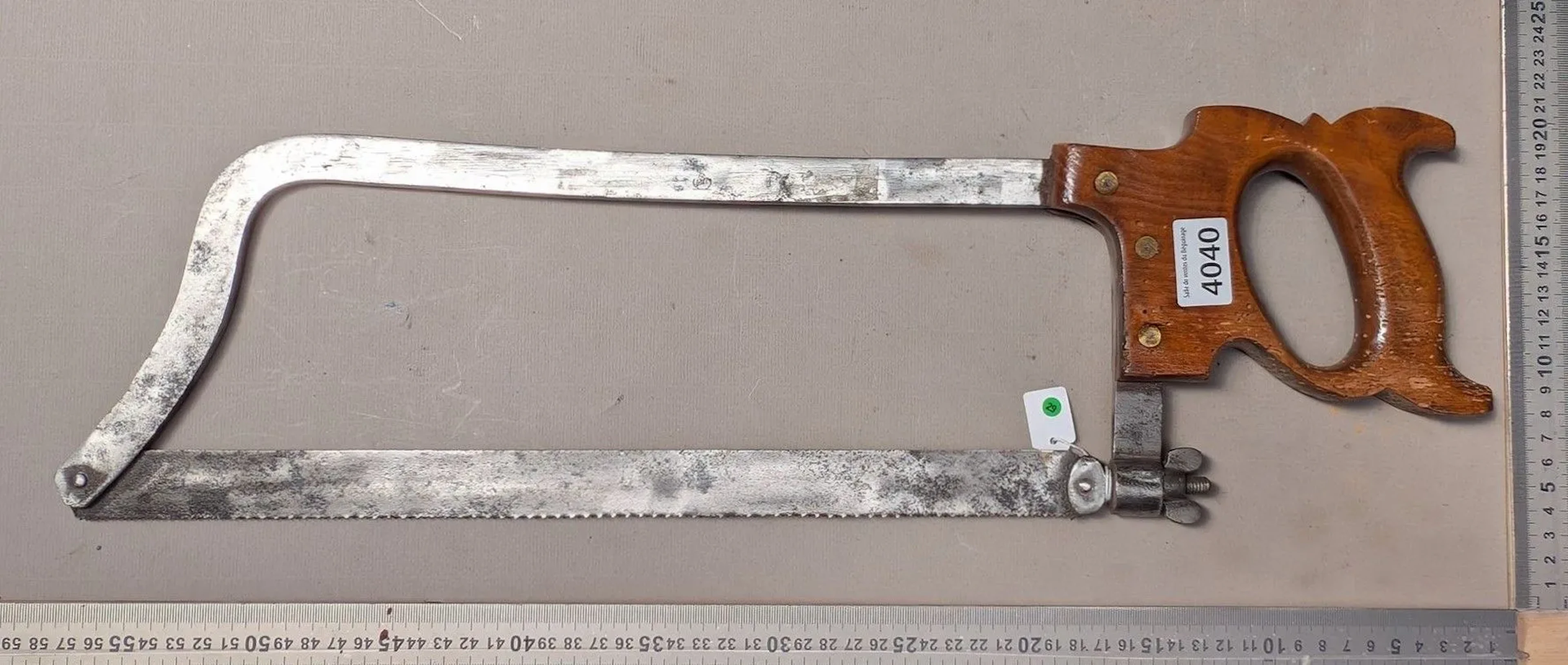 1 antique butcher's saw—see photos for dimensions and condition