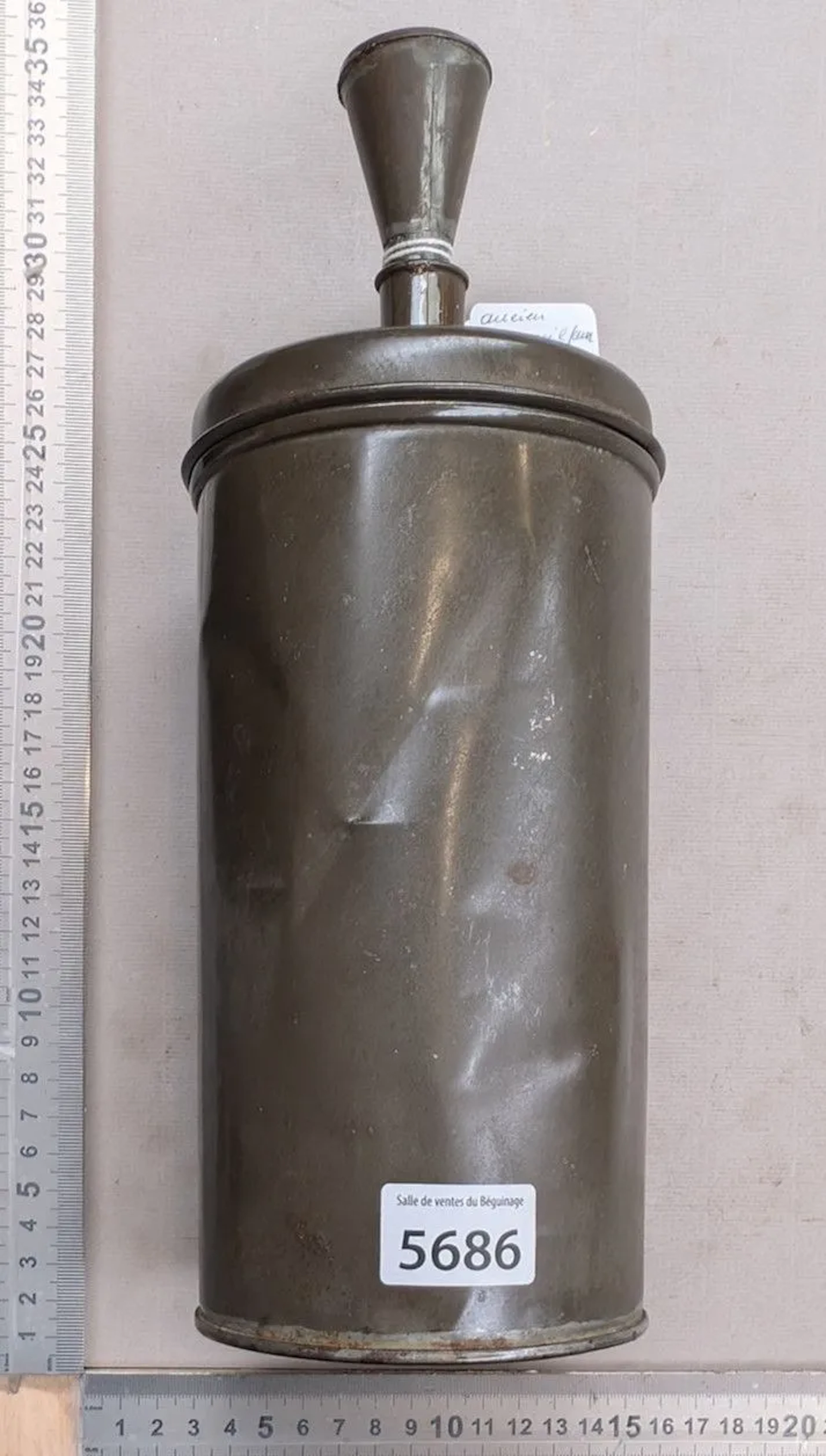 Antique tin egg beater - See photos for dimensions and condition