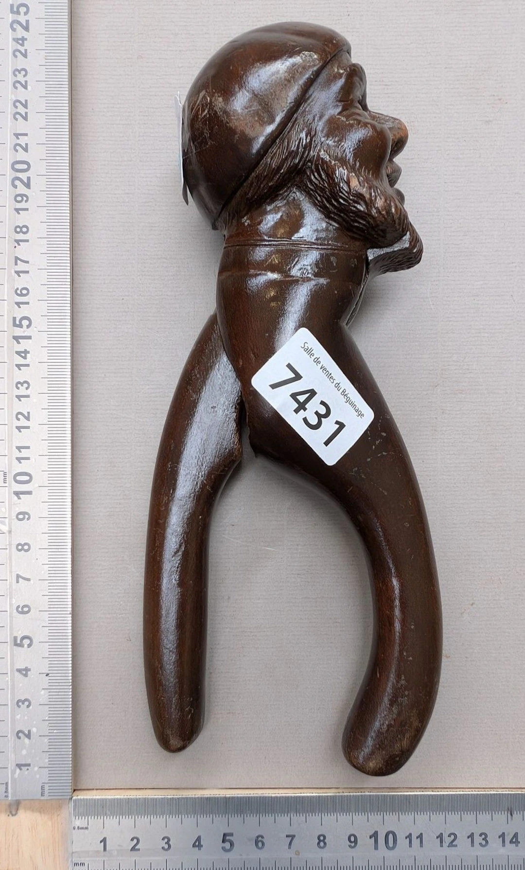 1 antique wooden nutcracker - See photos for dimensions and condition