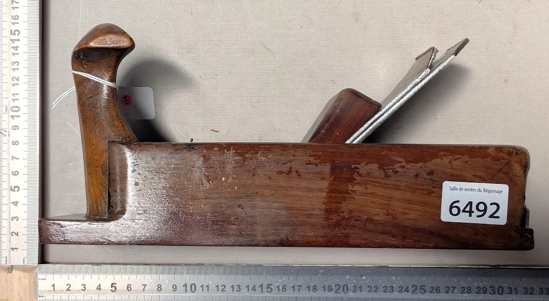 1 antique plane—see photos for dimensions and condition