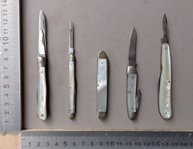 5 antique pocket knives—see photos for dimensions and condition
