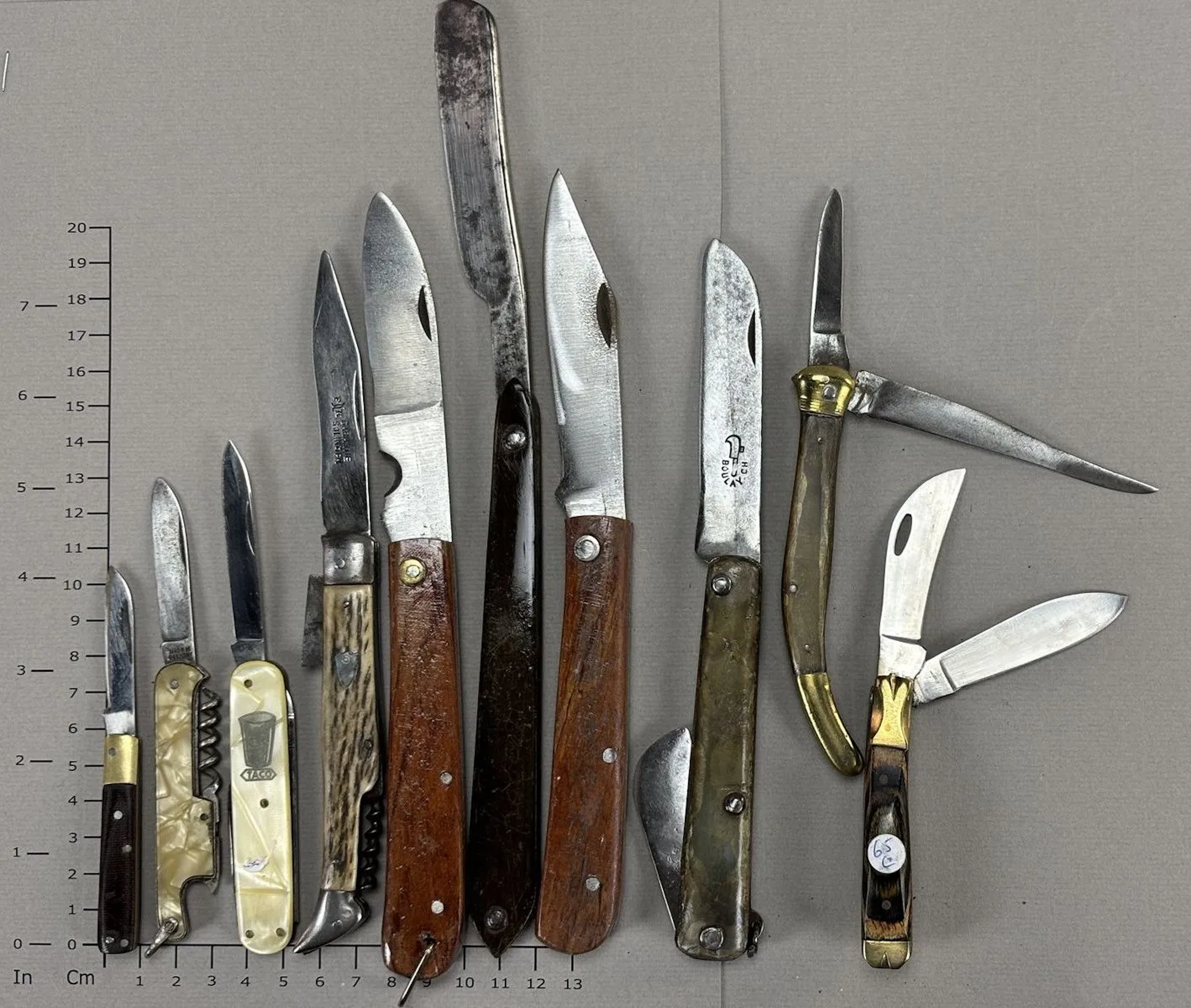 Set of antique knives or pocket knives—see photos for dimensions and condition