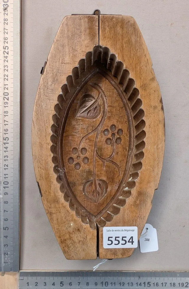 Beautiful butter mold - See photos for dimensions and condition