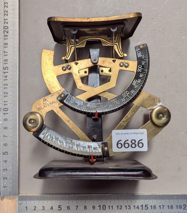 1 antique letter scale—see photos for dimensions and condition