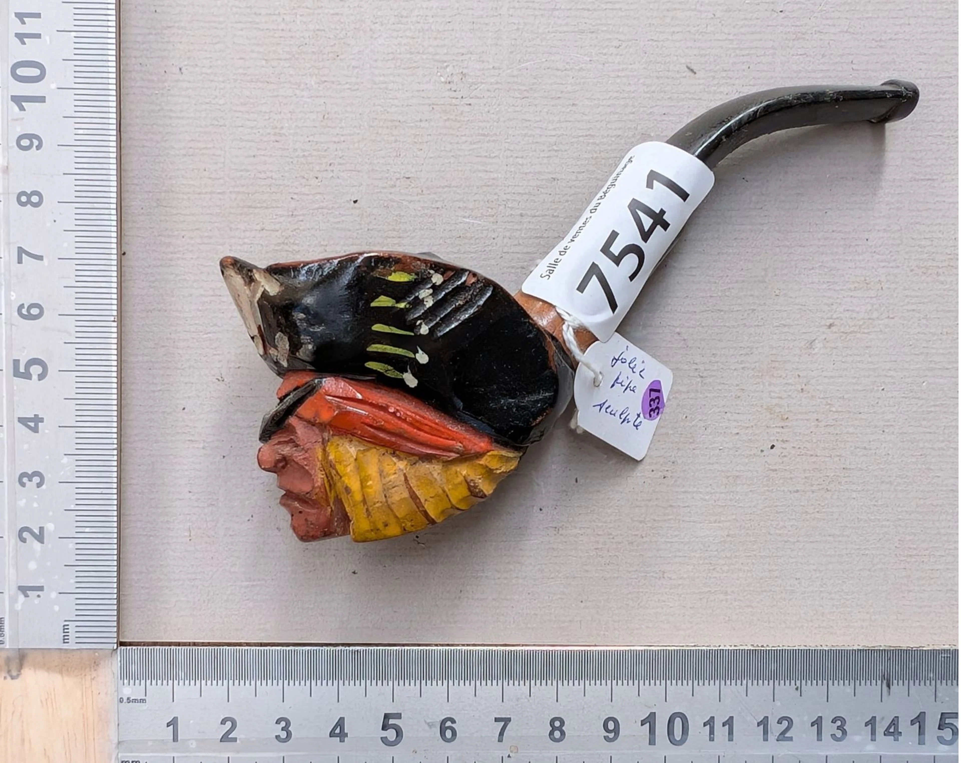 1 antique carved pipe—see photos for dimensions and condition