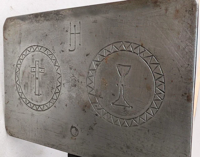 Antique communion wafer iron—see photos for dimensions and condition